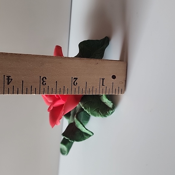 Mr. Lincon, Red ROSE on Vine Decorative. Americans Favorite Porcelain Flower. - Picture 10 of 10